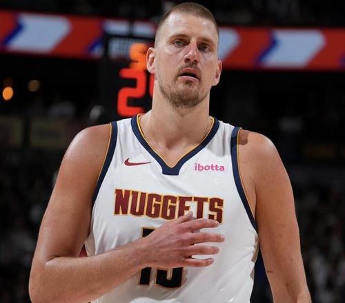 曼联与利物,浦激战正酣,焦点对决一,一号娱乐集团,一号娱乐游戏,一号娱乐集团,一号娱乐官网,一号娱乐